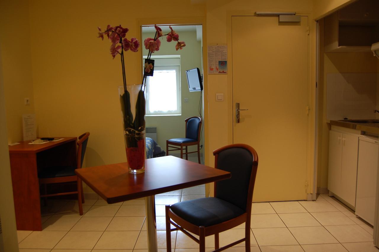 Appart'hôtel La Suze sur Sarthe Extérieur photo